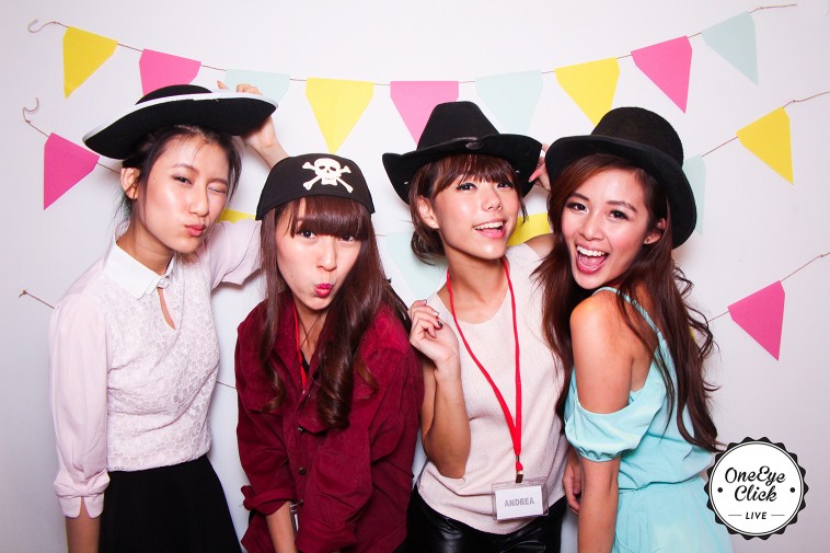 Photo Booth Singapore - One Eye Click Live 